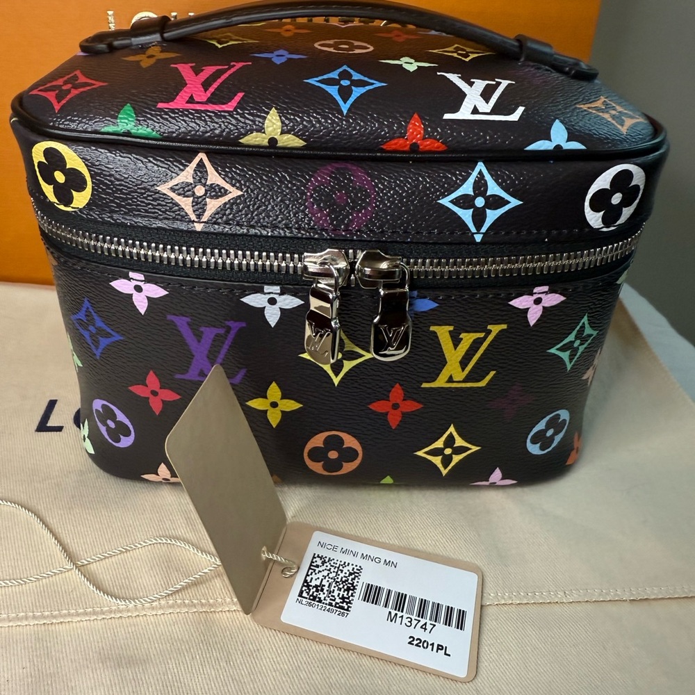 🖤Takashi Murakami LV x TM Nice
Black - Picture 2 of 13
